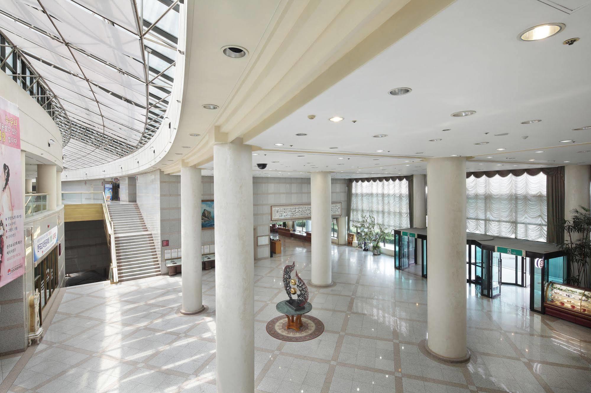The K Hotel Гиеонгджу Екстериор снимка